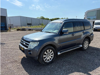Automóvel MITSUBISHI