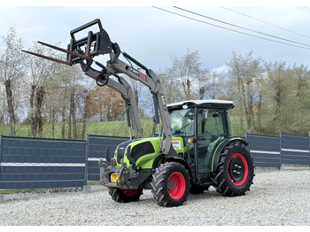 Trator CLAAS Nexos