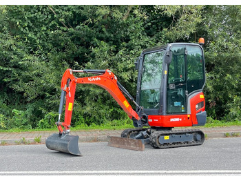 Mini escavadeira KUBOTA KX016-4