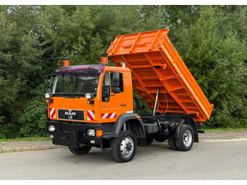 Camião basculante UNIMOG
