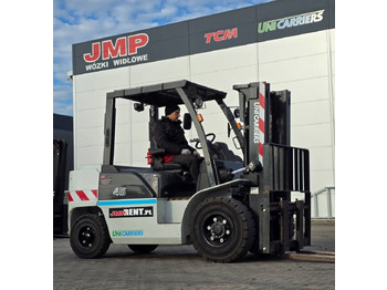 Empilhador a diesel UNICARRIERS