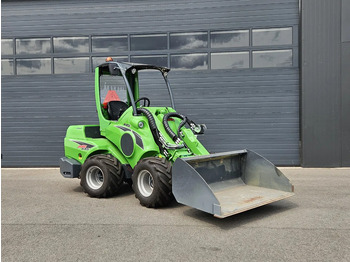 Mini pá carregadora de rastos AVANT