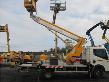 Caminhão com plataforma aérea MULTITEL