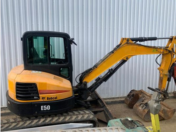 Mini escavadeira BOBCAT E50