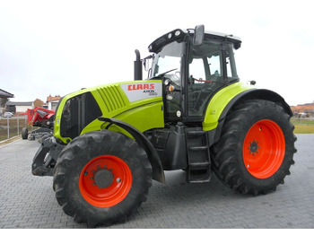 Trator CLAAS Axion 820