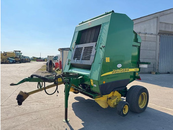 Enfardadeira de fardos redondos JOHN DEERE
