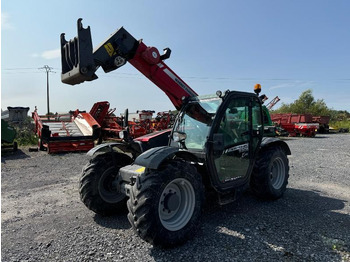 Empilhador telescópico MASSEY FERGUSON