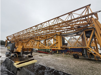 Grua automontante LIEBHERR