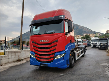 Camião chassi IVECO S-WAY
