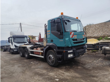 Camião polibenne IVECO Trakker