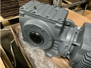 Máquina de construção Sew SA77 DRN 132M4: foto 5