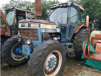 Trator Ford 8210: foto 3