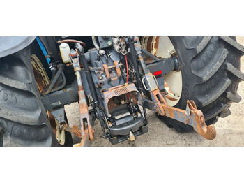 Trator New Holland 8260, Rangecommand: foto 4