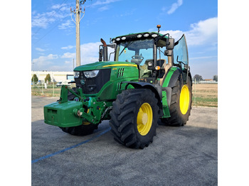 Trator JOHN DEERE