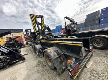 Semi-reboque transportador de contêineres/ Caixa móvel HAMMAR