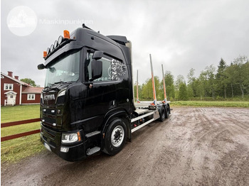 Camião de transporte de madeira SCANIA R 580