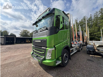Camião de transporte de madeira VOLVO FH16 550