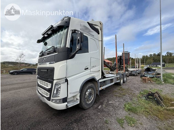 Camião de transporte de madeira VOLVO FH 540