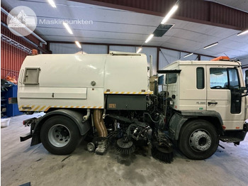 Caminhão de lixo VOLVO FL