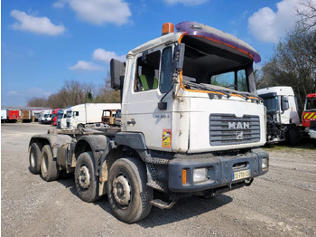 Camião transportador de contêineres/ Caixa móvel