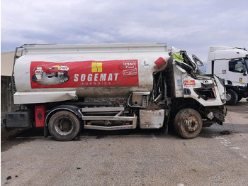 Fotografia de interior 2: Camião cisterna VOLVO FL 280 CITERNE