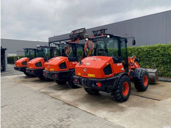 Pá carregadora de rodas KUBOTA R065