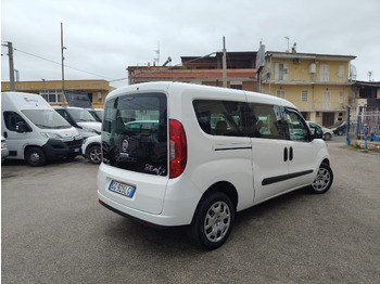 Furgão compacto FIAT Doblo