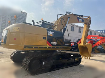 Escavadora de rastos CATERPILLAR 320D: foto 2
