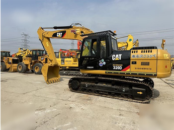 Escavadora de rastos CATERPILLAR 320D