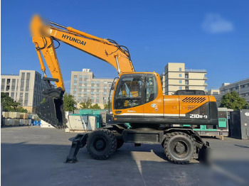 Escavadeira de rodas HYUNDAI