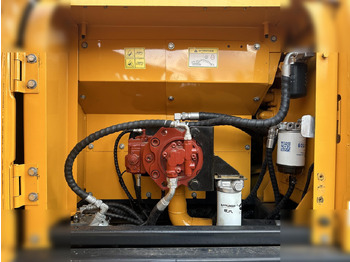 Escavadora de rastos HYUNDAI ROBEX 220 LC-9S: foto 4
