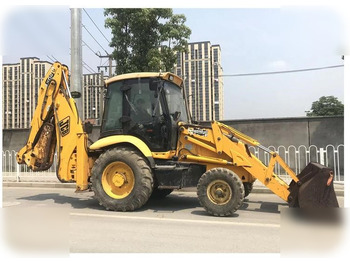 Retroescavadeira JCB 3CX