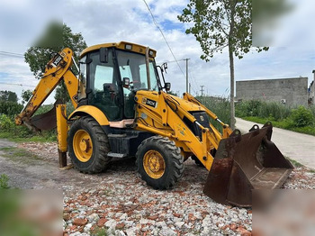 Retroescavadeira JCB 3CX