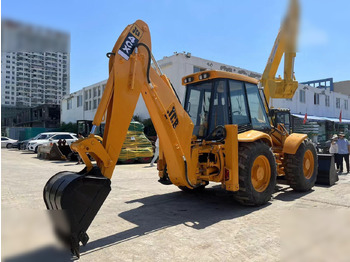 Retroescavadeira JCB 4CX: foto 4