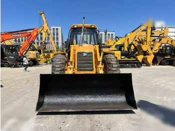 Retroescavadeira JCB 4CX: foto 2