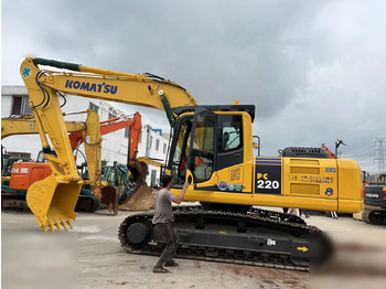 Escavadora de rastos KOMATSU PC220-8