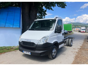 Camião chassi IVECO Daily 35c13