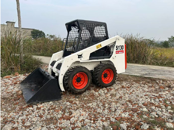 Mini pá carregadora BOBCAT S130