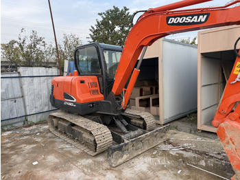 Mini escavadeira DOOSAN Used large Doosan DX60 excavators, original DX60 used excavators, 6-ton DX60 hydraulic excavators, best-selling at low prices.: foto 2