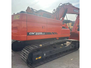 Escavadora de rastos DOOSAN DX225LC