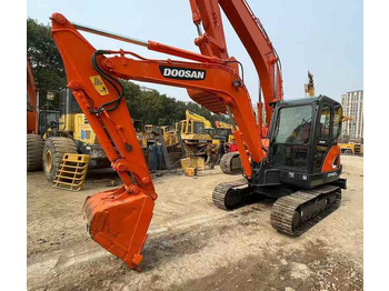 Escavadeira DOOSAN DX60