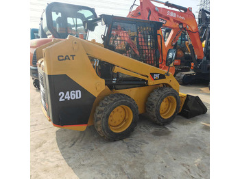 Mini pá carregadora CATERPILLAR 226B