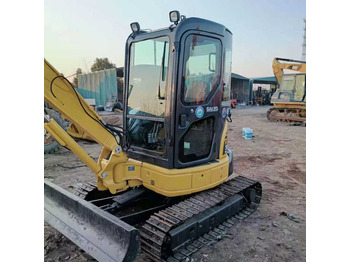 Escavadeira KOMATSU PC35MR-2