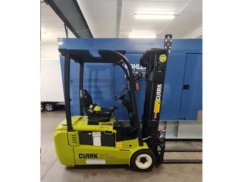 Empilhador elétrico CLARK