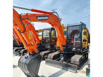 Mini escavadeira DOOSAN DH55