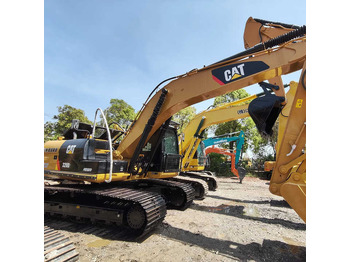 Escavadora de rastos CATERPILLAR 320D2