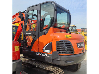 Mini escavadeira DOOSAN DX60-9C