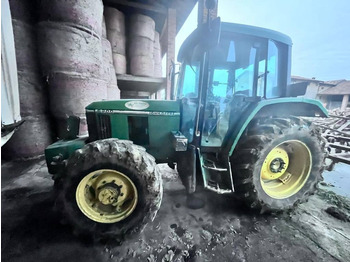 Trator JOHN DEERE 6200