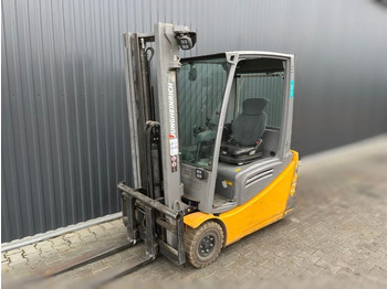 Empilhador elétrico JUNGHEINRICH EFG