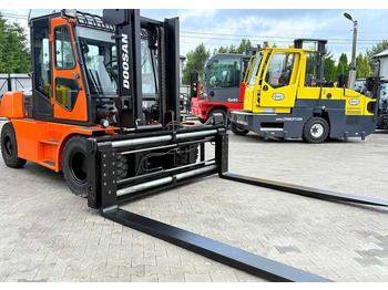 Empilhador a diesel Doosan DOOSAN / DUPLEX 3000MM / SIDE SHIFT / FORK POSITIONER / 2500MM FORKS / 7000KG / CABIN / LIKE NEW: foto 3